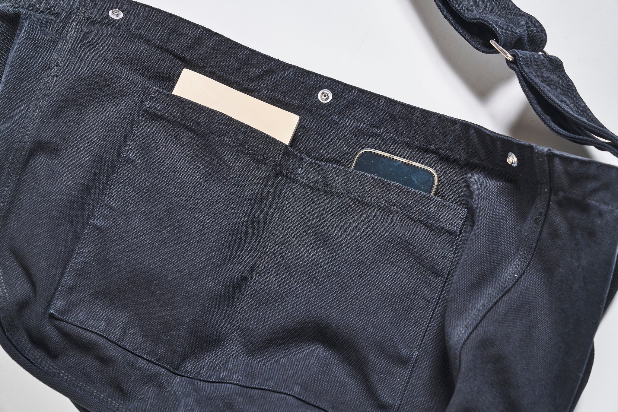 CLUTCH Newspaper Bag – World Club Lightning